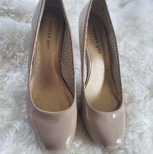 Firm💕 Steve Madden Girl patent leather nude heels